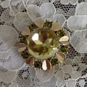 Brooch, Elegant Gold and Green